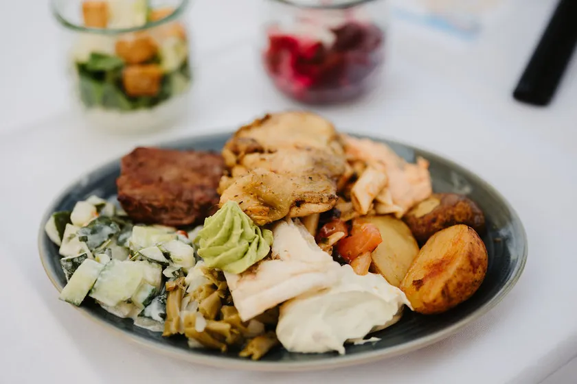 Vollständige Verpflegung im Dienst
